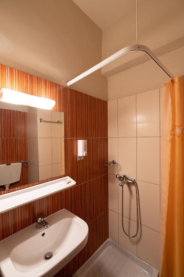 טריקלה Hotel Ntinas מראה חיצוני תמונה