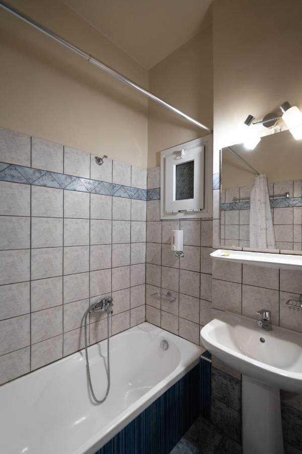 טריקלה Hotel Ntinas מראה חיצוני תמונה