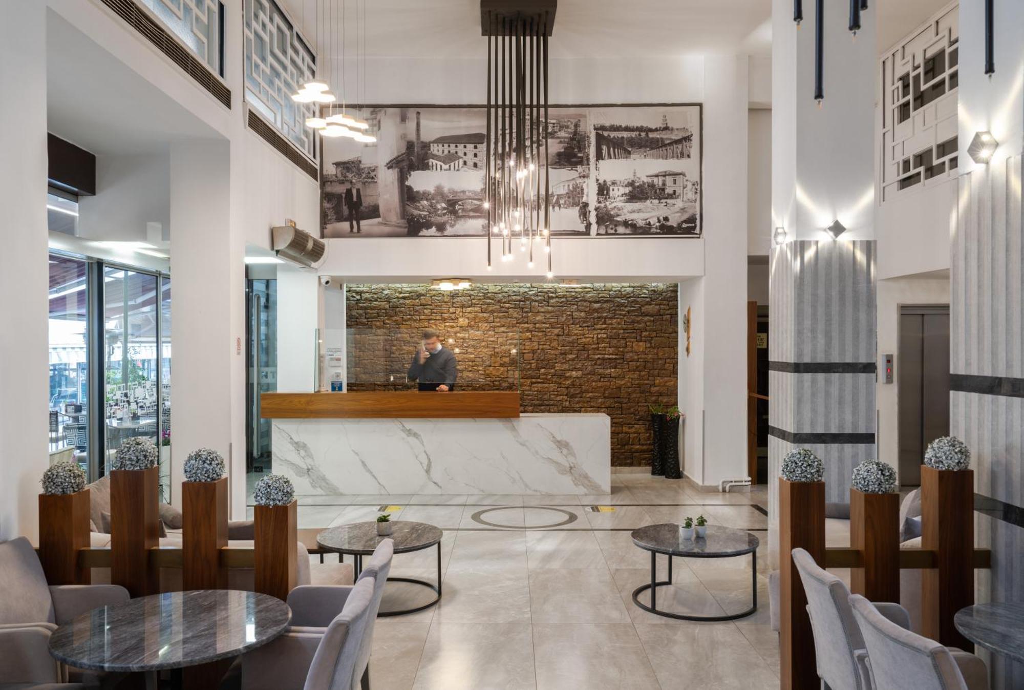 טריקלה Hotel Ntinas מראה חיצוני תמונה
